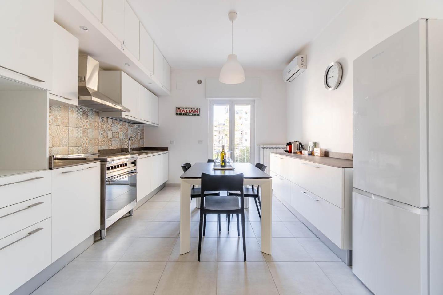 Dimora Manzoni - Bari Center Apartment ภายนอก รูปภาพ