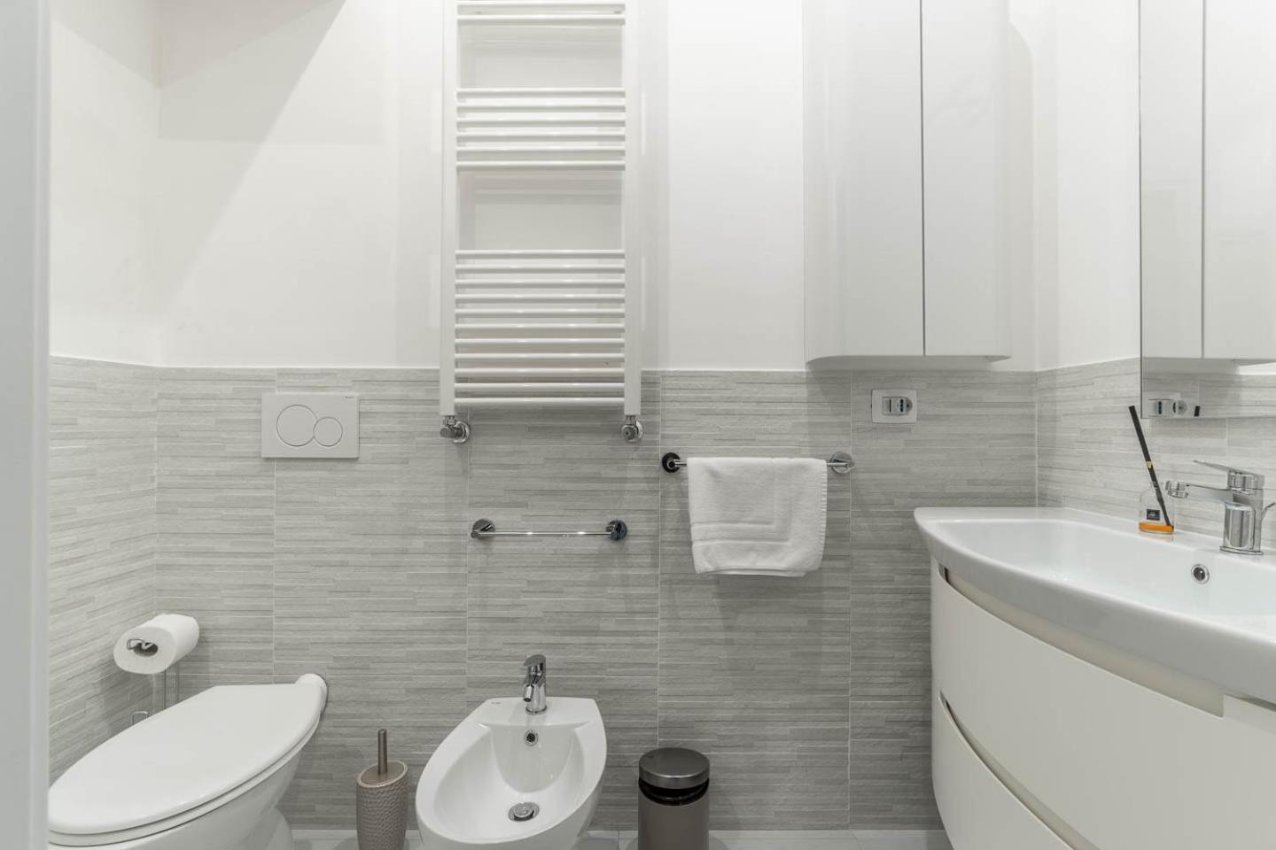 Dimora Manzoni - Bari Center Apartment ภายนอก รูปภาพ