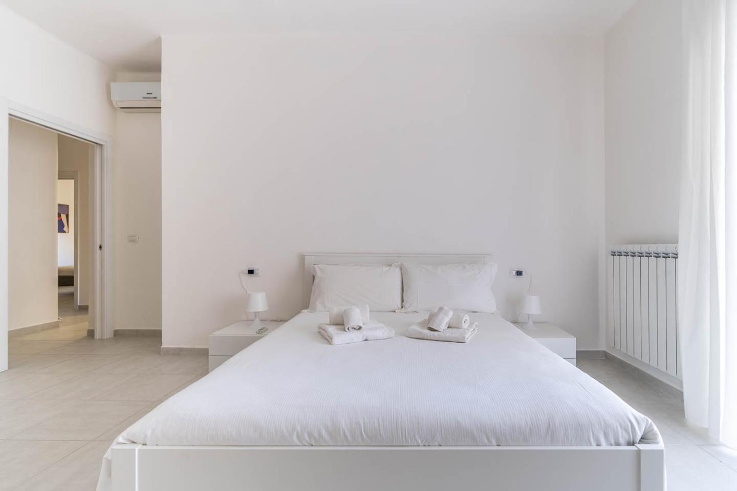 Dimora Manzoni - Bari Center Apartment ภายนอก รูปภาพ