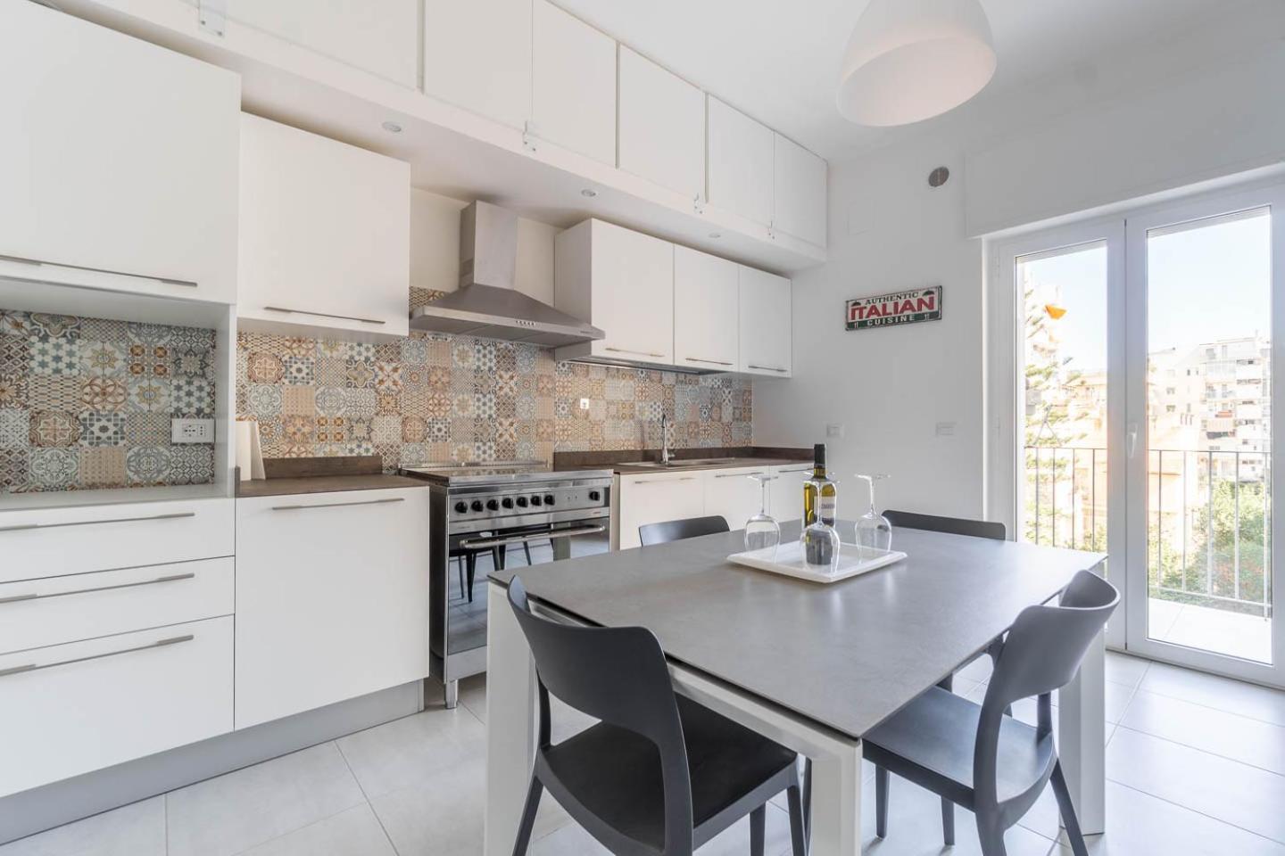 Dimora Manzoni - Bari Center Apartment ภายนอก รูปภาพ