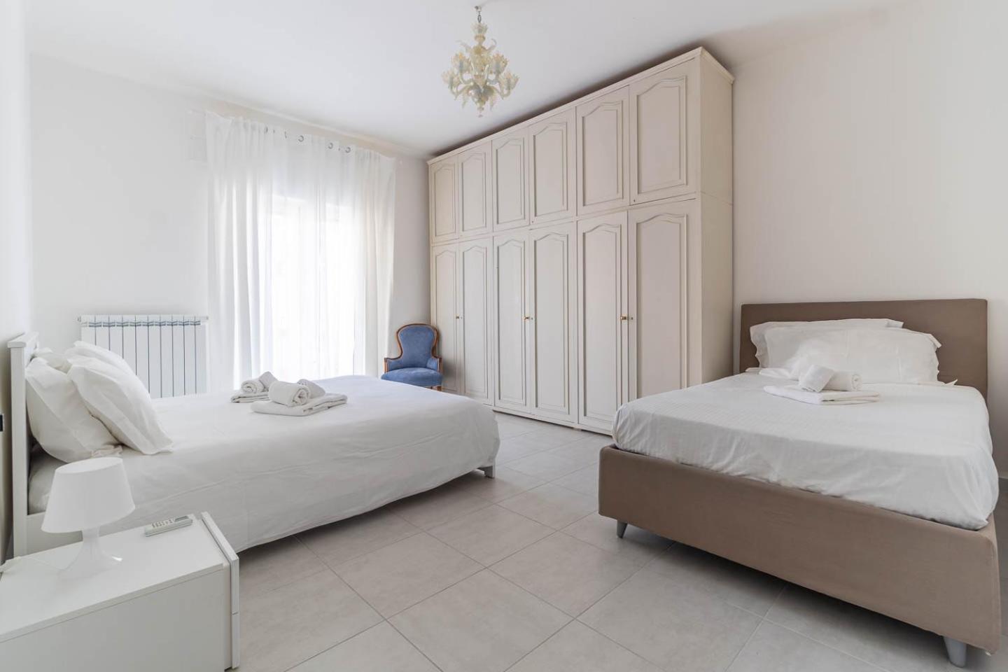Dimora Manzoni - Bari Center Apartment ภายนอก รูปภาพ