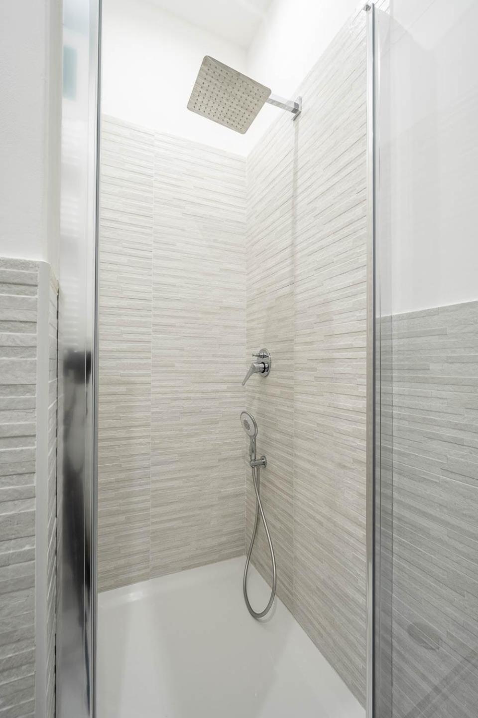 Dimora Manzoni - Bari Center Apartment ภายนอก รูปภาพ